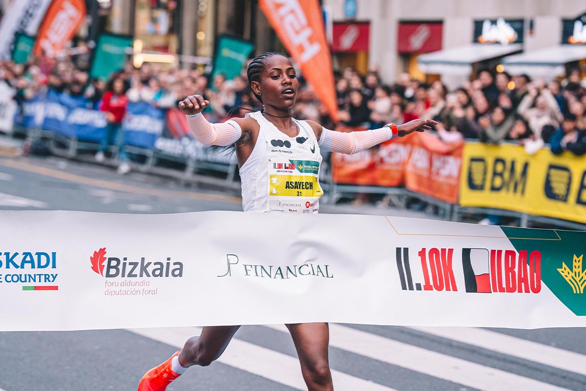 EL SUIZO DOMINIC LOBALU Y LA ETÍOPE ASAYECH AYICHEW VENCEN Y PONEN MUY CAROS LOS RÉCORDS DEL 10K BILBAO RURAL KUTXA