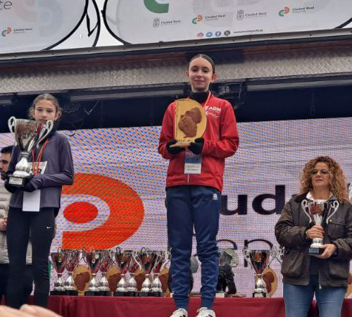 PINCELADAS DE LOS ATLETAS DE LA AGRUPACIÓN DEPORTIVA MARATHON EN LAS CARRERAS DE FINAL DE AÑO DE MUCHOS RINCONES DE ESPAÑA