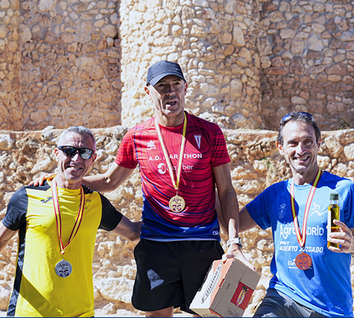 VILLAREJO DE SALVANÉS: UN PODIO MUY ESPECIAL PARA EL VETERANO ATLETA ÁNGEL MADRIGAL EN LA CARRERA DE SU REAPARICIÓN