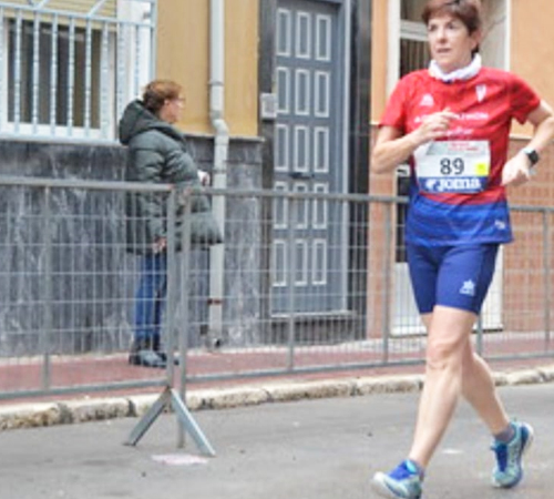 CARMEN MARTÍN, CAMPEONA DE ESPAÑA DE MARCHA DE MEDIA MARATÓN MÁSTER 55