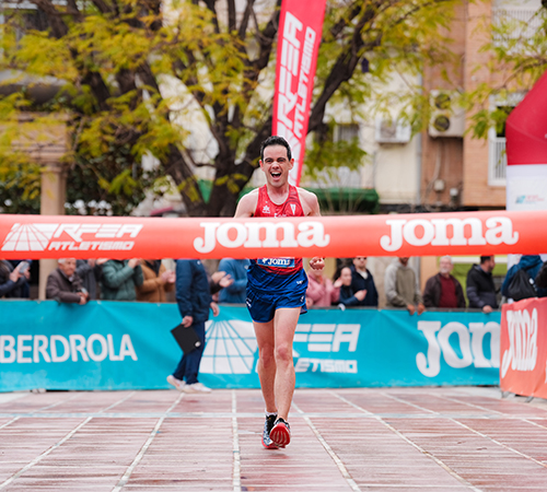 DIEGO GARCÍA CARRERA, PRIMER CAMPEÓN DE ESPAÑA DE MARCHA DE MEDIA MARATÓN DE LA HISTORIA