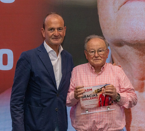 HOMENAJE SORPRESA A GUILLERMO FERRERO CENTENO DESDE LA AGRUPACIÓN DEPORTIVA MARATHON POR SUS SEIS DÉCADAS DE ABNEGADO TRABAJO CON EL ATLETISMO