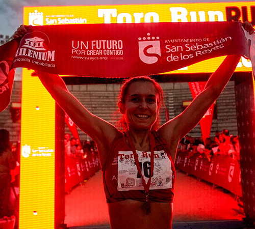MARIANA CANTERO, VICTORIA ABSOLUTA FEMENINA EN LOS 10 KILÓMETROS DE LA TORO RUN DE SAN SEBASTIÁN DE LOS REYES