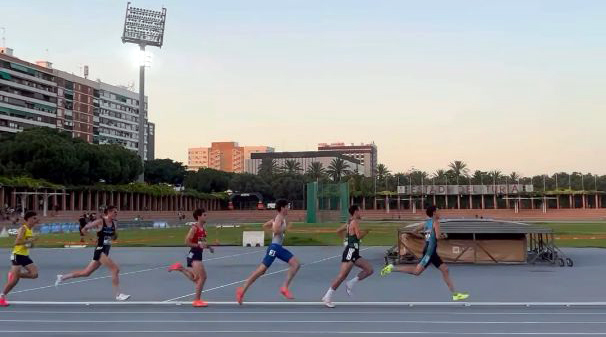 GUILLERMO MARTÍNEZ-LAGE Y PAULA ISABEL MARTÍN, PODIOS EN EL PRIMER MEETING 42K RUNNING DE VALENCIA 