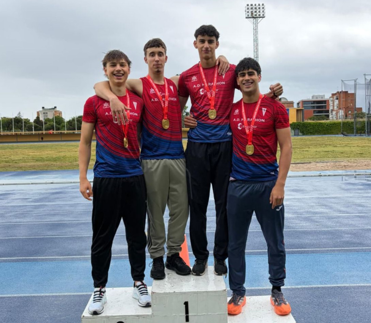 EL CAMPEONATO DE MADRID DE RELEVOS DE ALUCHE DEPARA VARIOS OROS DE LAS ESTRUCTURAS ‘MARATHONIANAS’: GRAN RELEVO 4X100 SUB-20 MASCULINO
