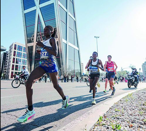 LEVY KIBET CHEMATOT Y LUDWINA CHEPNGETICH BRILLAN EN UN MOVISTAR MADRID MEDIO MARATÓN CON RÉCORD DE PARTICIPACIÓN 