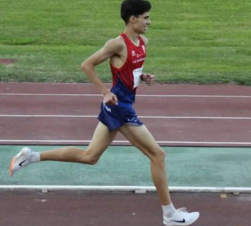 DAVID TORRES ESTABLECE EN LOS CORRALES DE BUELNA UN NUEVO RÉCORD DEL CLUB SUB-20 EN LOS 5000 M