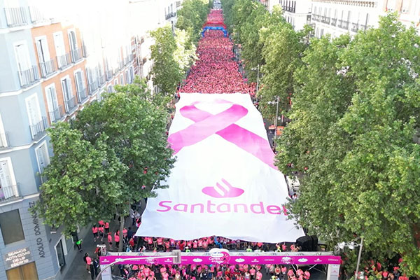 Más de 32.000 mujeres se han sumado a la Marea Rosa de la Carrera de la Mujer Central Lechera Asturiana de Madrid