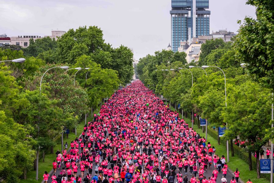 38.000 participantes han conquistado Madrid hoy en la Carrera de la Mujer Central Lechera Asturiana más multitudinaria de la historia