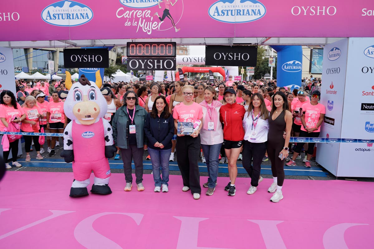 El deporte femenino toma las calles de A Coruña en una nueva edición de la Carrera de la Mujer Central Lechera Asturiana