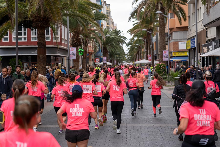 Entrenamiento con Running Girls Canarias para la Carrera de la Mujer
