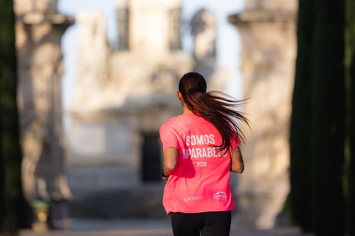 Esta es la camiseta Oysho de la Carrera de la Mujer Central Lechera Asturiana 2026