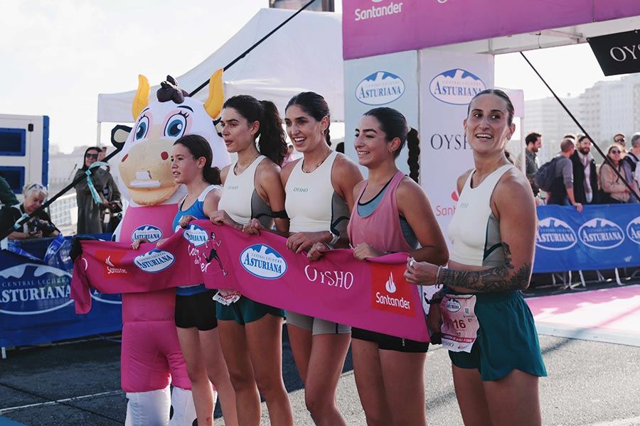 Más de 8.000 mujeres se han sumado a la Marea Rosa de A Coruña