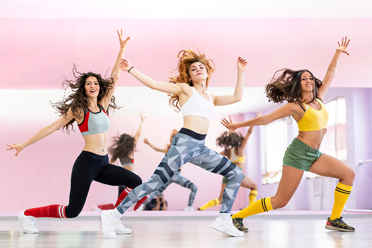Baile, pilates y zumba en la Carrera de la Mujer de Sevilla