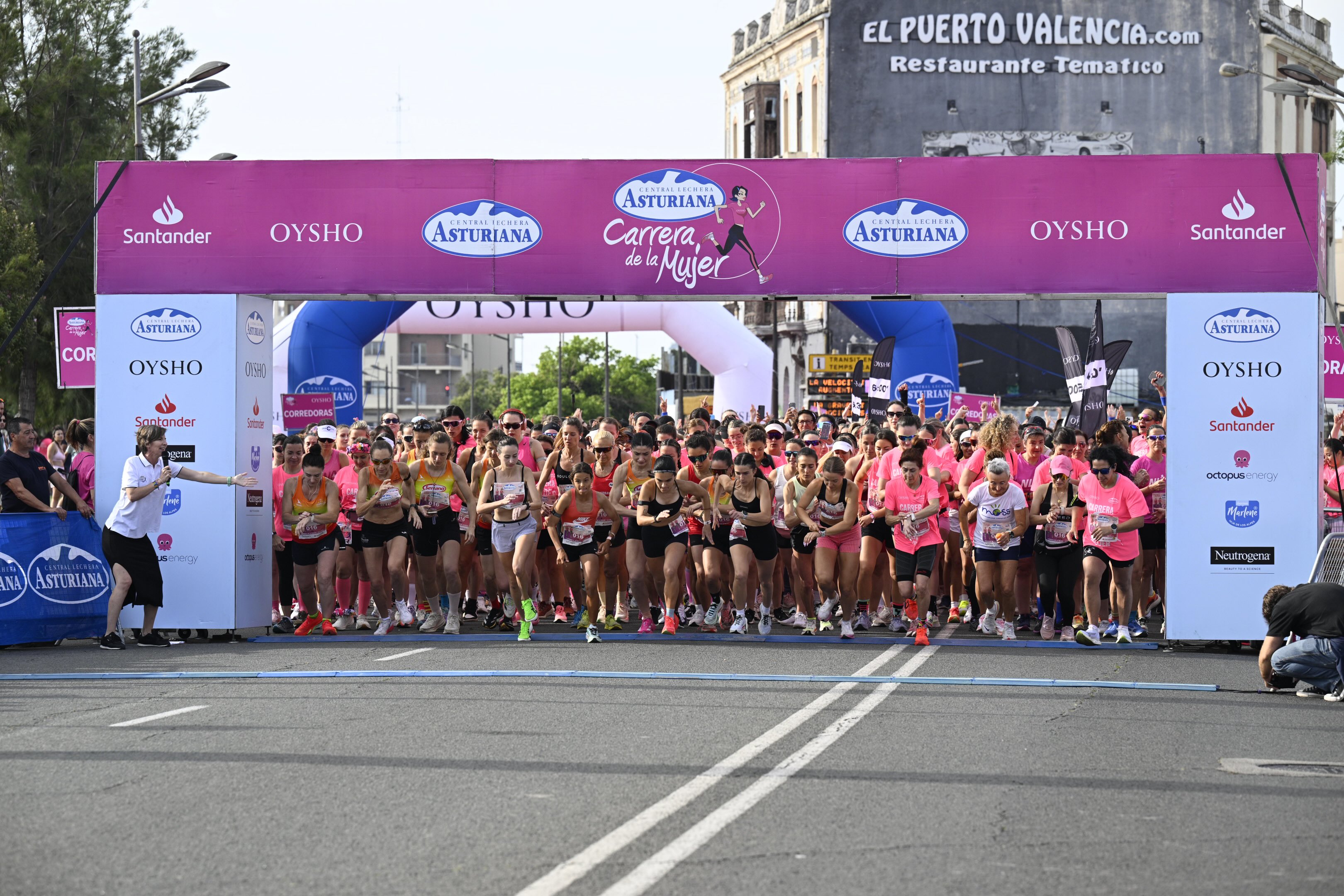 Más de 6.000 mujeres protagonizan una gran fiesta del deporte femenino en la Carrera de la Mujer de Valencia