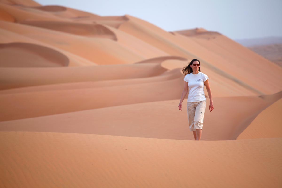 Experience Oman se suma a la Carrera de la Mujer de Valencia: un puente de hospitalidad y deporte entre dos culturas