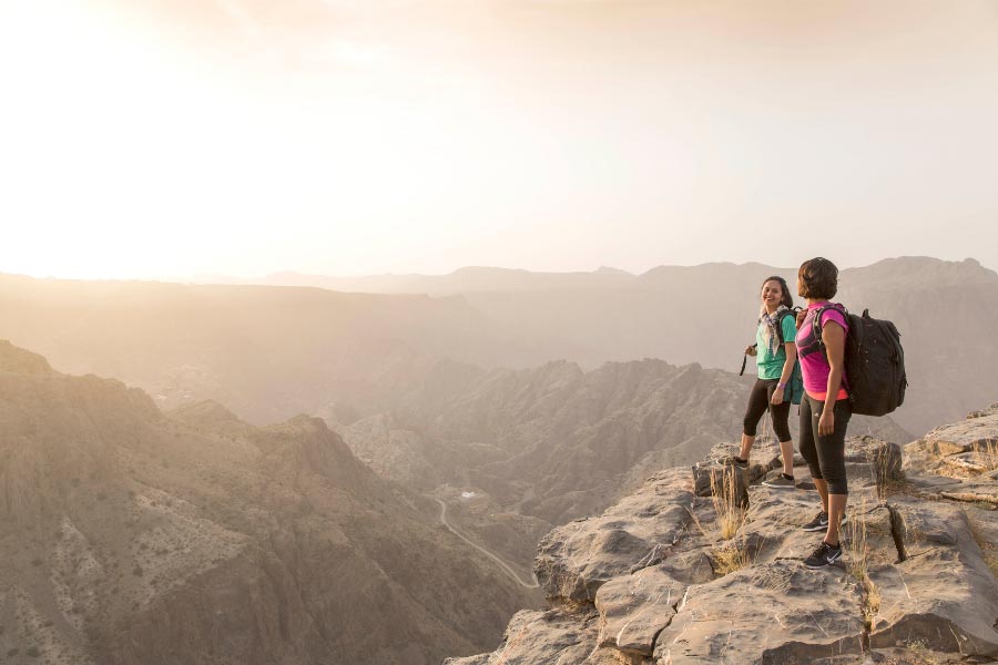 Experience Oman se suma a la Carrera de la Mujer de Valencia: un puente de hospitalidad y deporte entre dos culturas