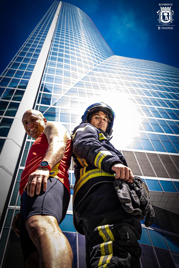 La X Carrera Vertical Torre Emperador Castellana Bomberos de Madrid se convierte en la mejor carrera vertical de toda España, con récord de participación de bomberos de toda España y atletas populares
