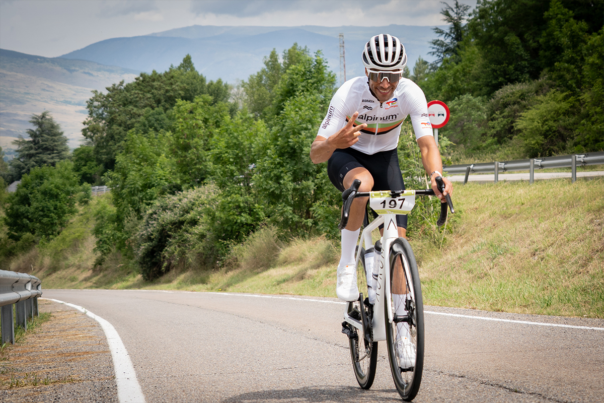 Vive desde dentro la marcha cicloturista que se viste de Tour de Francia