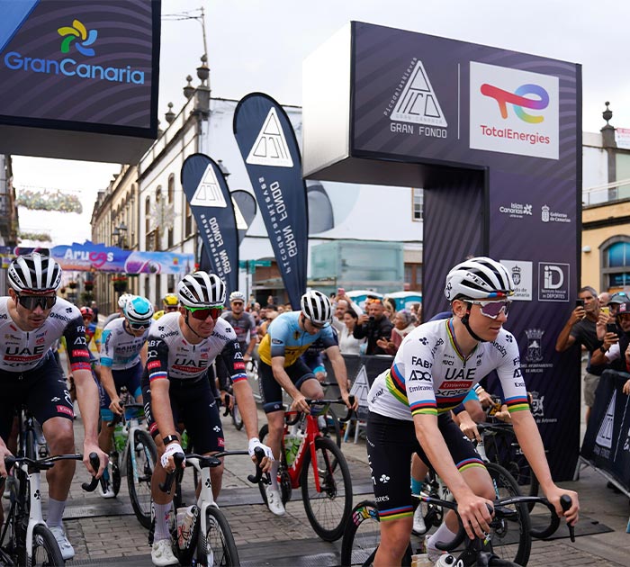 Tadej Pogacar protagoniza la TotalEnergies Gran Fondo Pico de las Nieves 2025