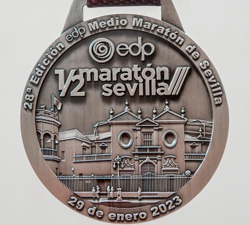 El EDP Medio Maratón de Sevilla presenta su medalla oficial para los ‘finishers’ 2023