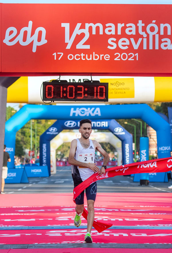 El marroquí Mohamed El Talhaoui domina el EDP Medio Maratón de Sevilla 2021