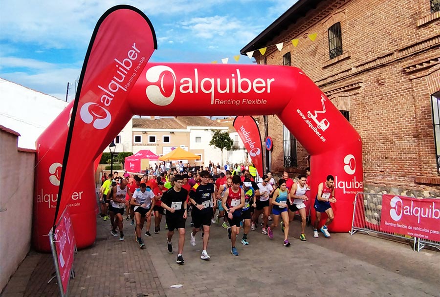 Antonio Cerezo, reincidente, y Elena Espeso, embajadora, ganadores de la Legua de Villanueva de Perales 2025
