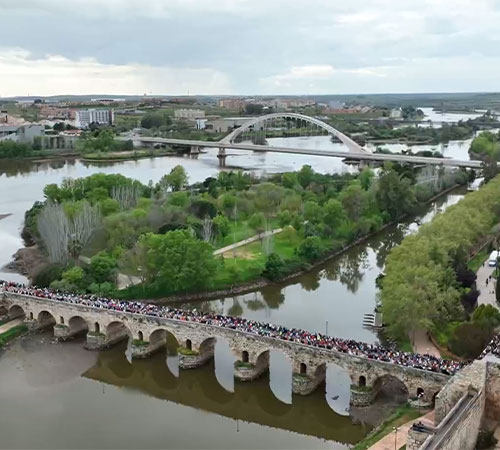 Éxito fulminante de la Media Maratón de Mérida: agota sus 2.500 dorsales en 40 minutos a varios meses de la prueba