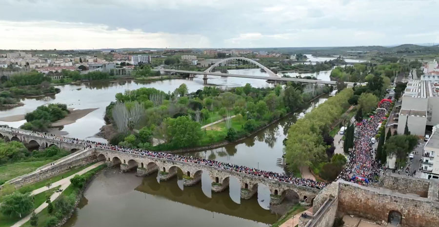 Éxito fulminante de la Media Maratón de Mérida: agota sus 2.500 dorsales en 40 minutos a varios meses de la prueba