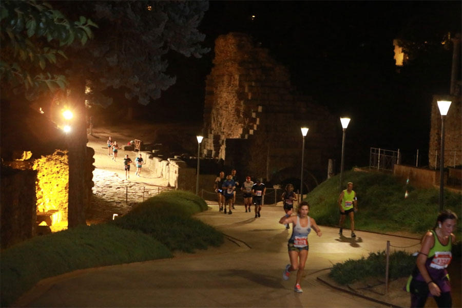 El ayuntamiento y Atletas Populares acuerdan que la próxima media maratón será el 5 de marzo en horario nocturno