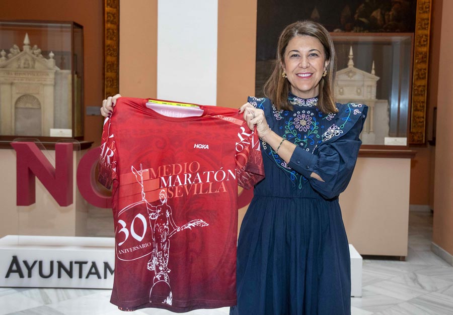 El Medio Maratón de Sevilla presenta su camiseta y medalla oficial para celebrar su 30 aniversario el 26 de enero