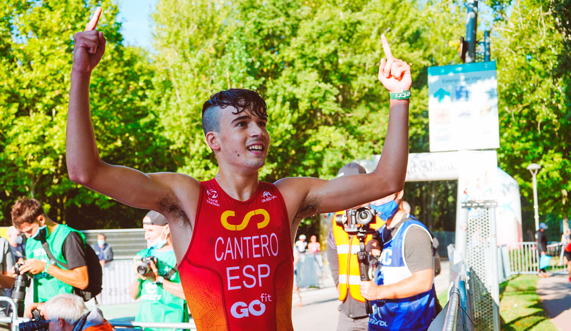 David Cantero se impone en la Copa de Europa Junior de triatlón de Banyoles