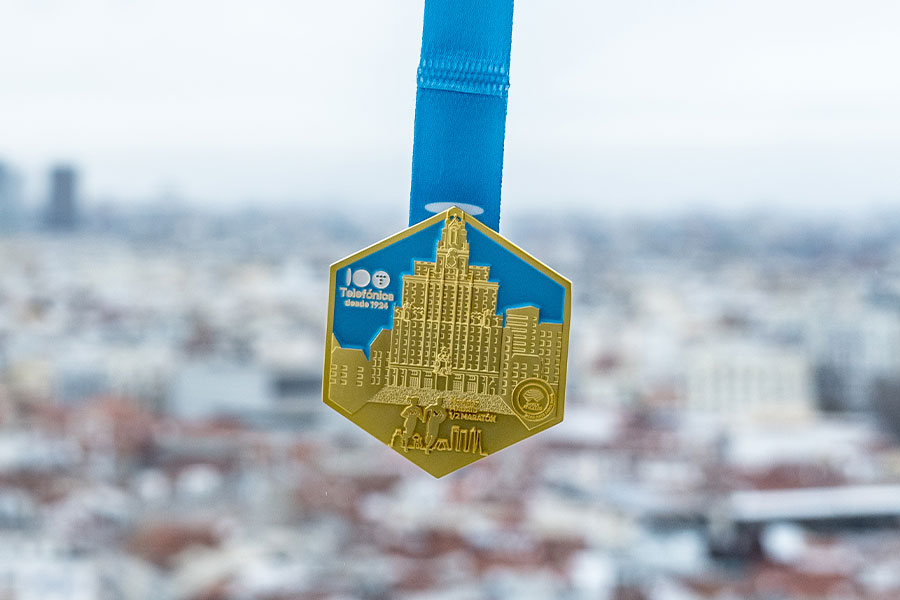 La medalla del Movistar Madrid Medio Maratón 2024 homenajeará el Centenario de Telefónica
