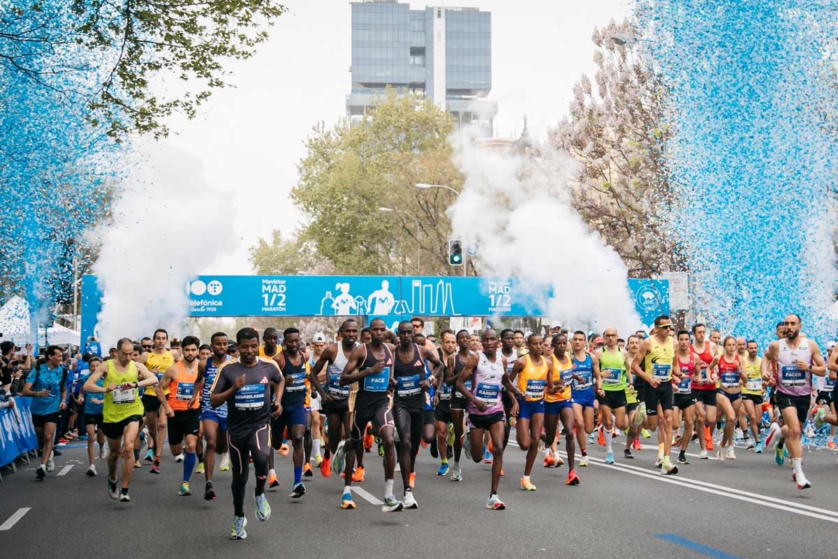 La etíope Aberash Shilima Kebeda y el keniano Mike Kipkorir son los vencedores de una edición histórica del Movistar Madrid Medio Maratón 2024