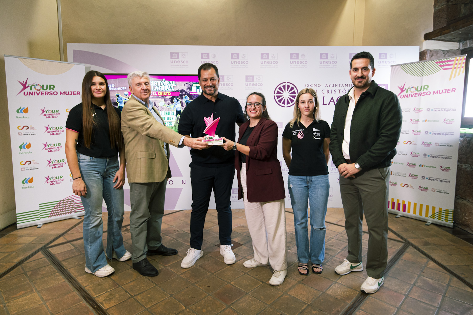San Cristóbal de La Laguna se viste de gala para recibir al Tour Universo Mujer
