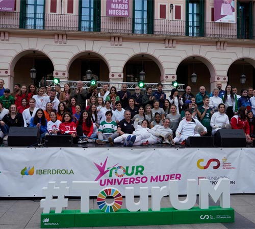 Multitudinario Tour Universo Mujer en Huesca