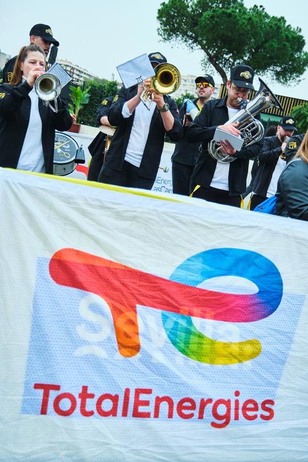 La energía que te acompaña desde el despertador hasta la meta de la Zurich Maratón de Sevilla, by TotalEnergies