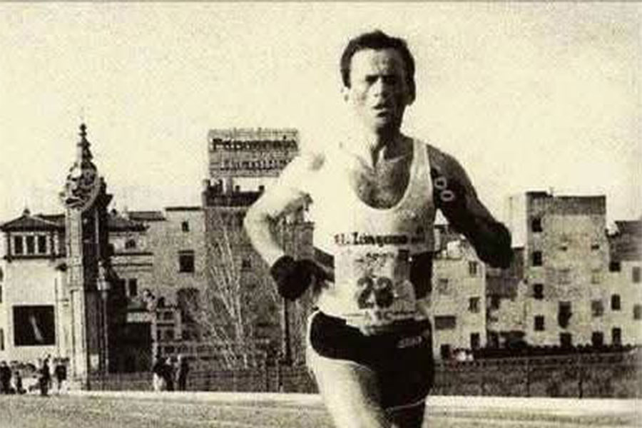 Miguel Ríos, a los 67 años: un 1.500 el sábado por la tarde y el domingo el maratón de Sevilla con su hija 