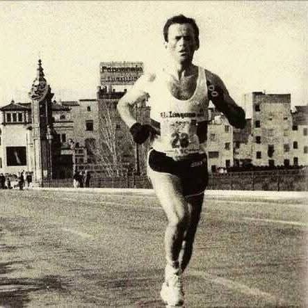 Miguel Ríos, a los 67 años: un 1.500 el sábado por la tarde y el domingo el maratón de Sevilla con su hija 