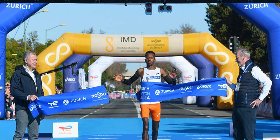 Buen debut del campeón olímpico Selemon Barega en el Zurich Maratón de Sevilla