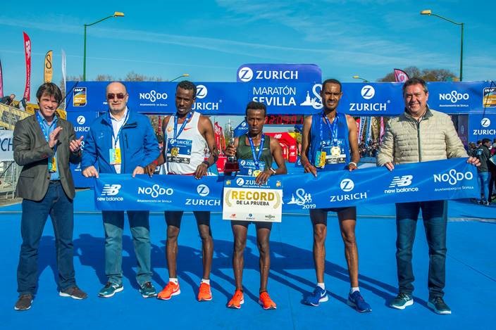 Entrega de trofeos del Zurich Maratón de Sevilla